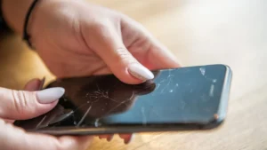 Cómo eliminar arañazos de la pantalla del móvil