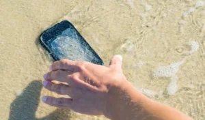 El iPhone sigue reiniciándose después de daños por agua