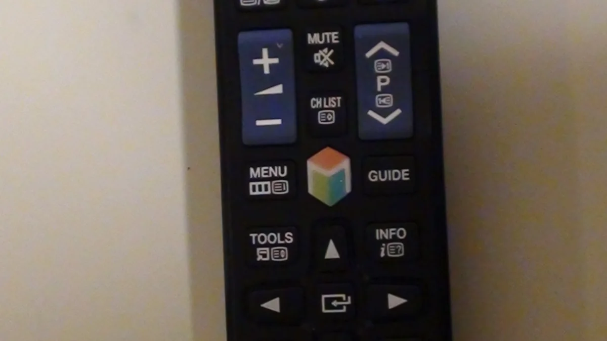 Control remoto de un Smart TV Samsung
