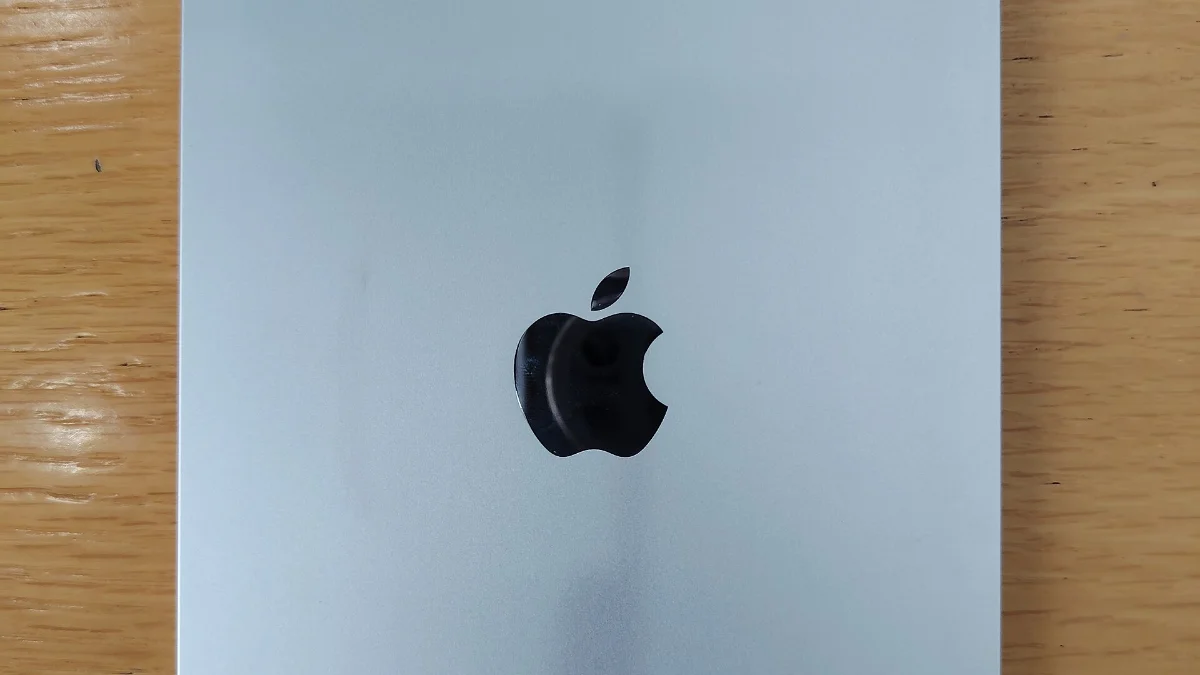 Parte trasera de un iPad mini de 6.ª generación con flash