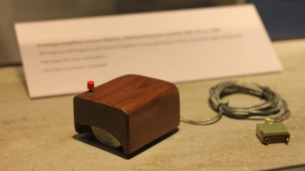 Prototipo del primer ratón de Douglas Engelbart
