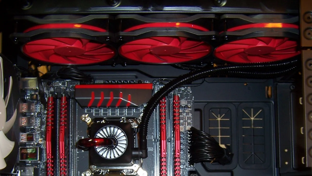 Refrigeración líquida AIO instalada en un PC